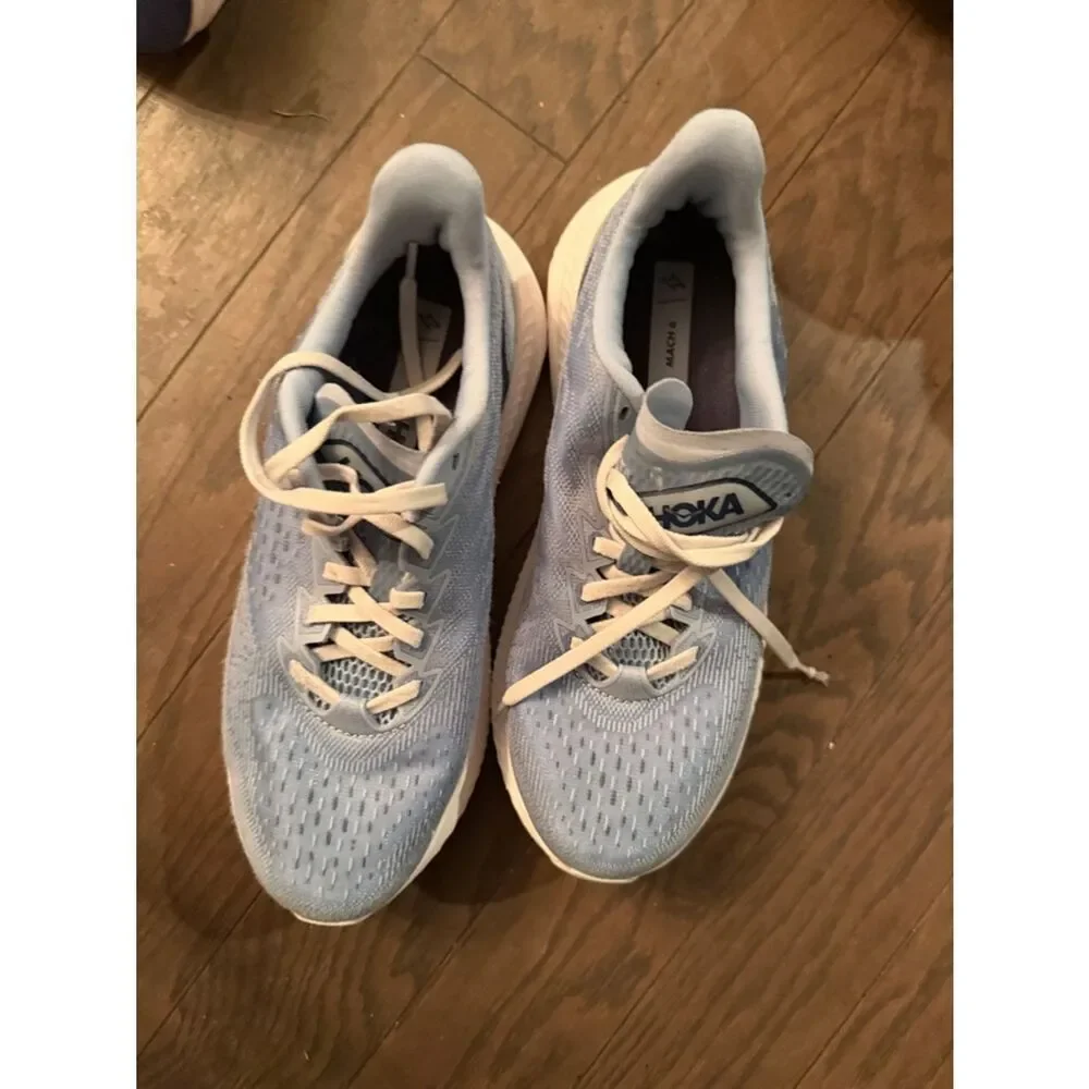 Hoka one Mach 6 women running sz 9